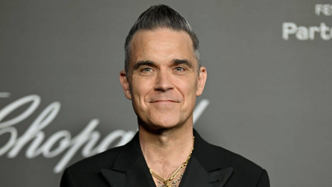 Robbie Williams е първият хедлайнър на PHILLGOOD Festival 2027 Robbie Williams е първият хедлайнър на PHILLGOOD Festival 2027
